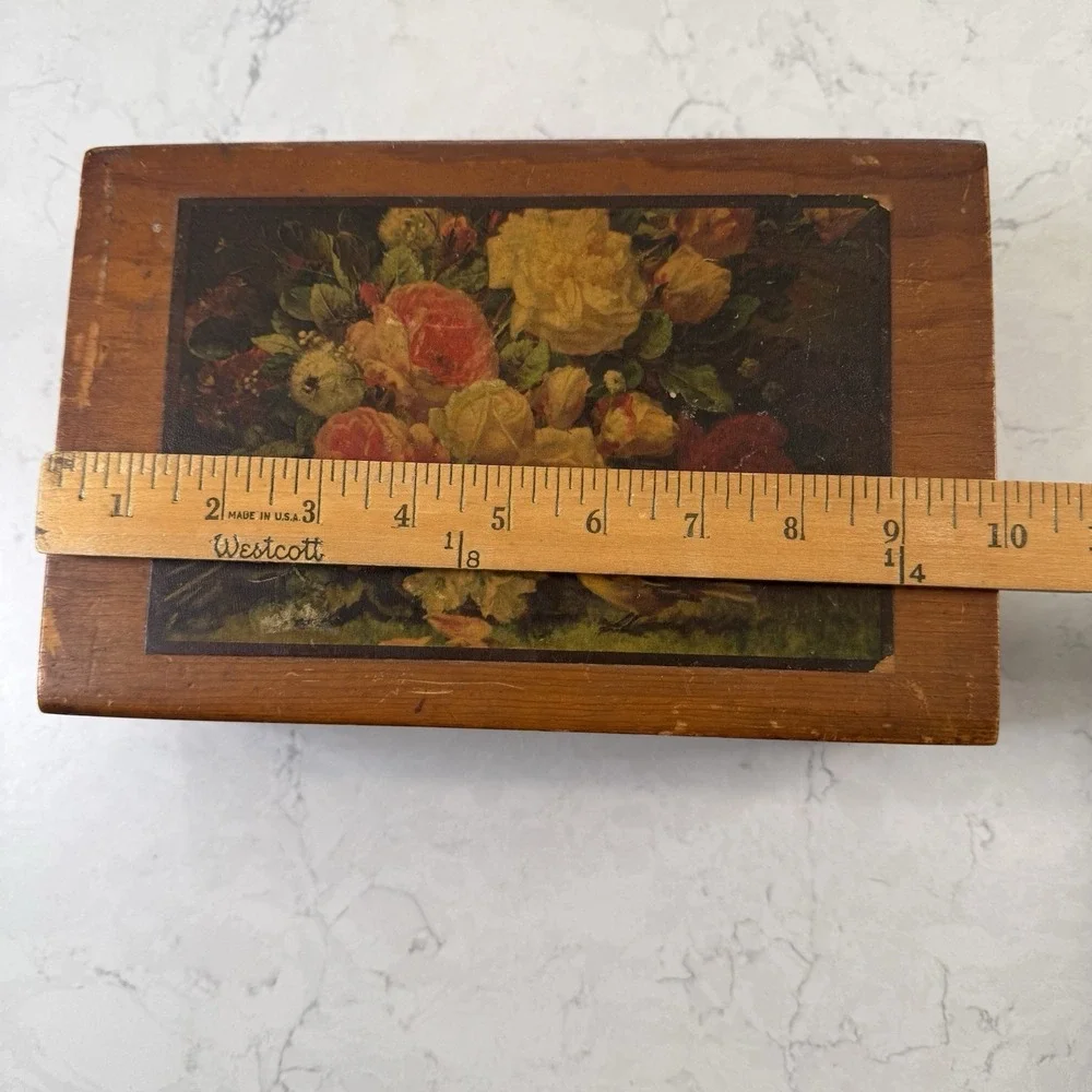 Cedar VTG Footed Keepsake Trinket Jewelry Dovetail Hinged Box Floral Print